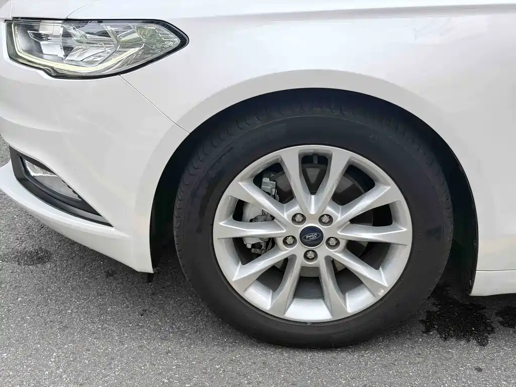 Ford Mondeo — миниатюра 15