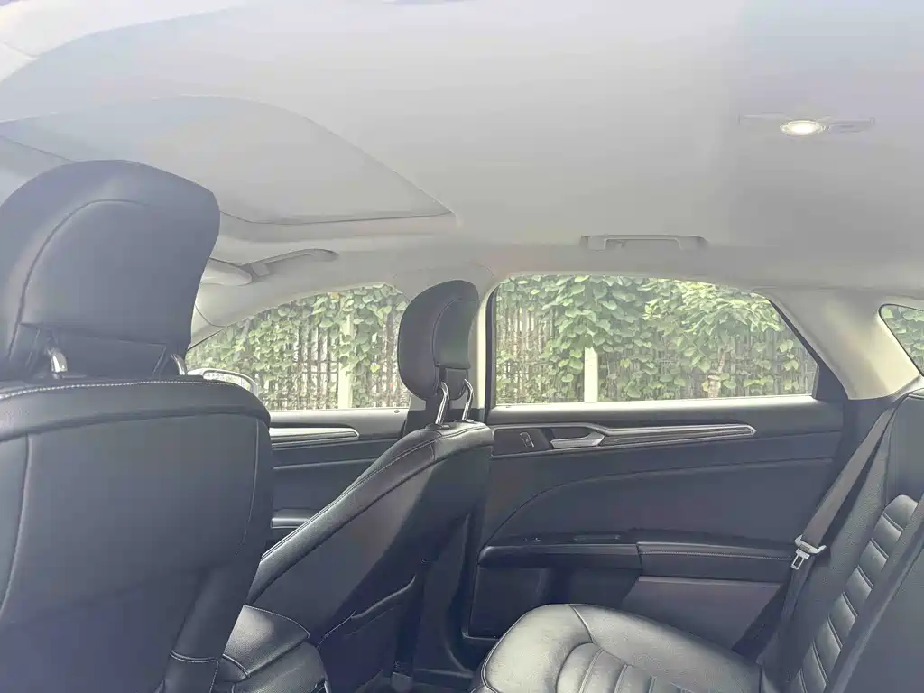 Ford Mondeo — миниатюра 24