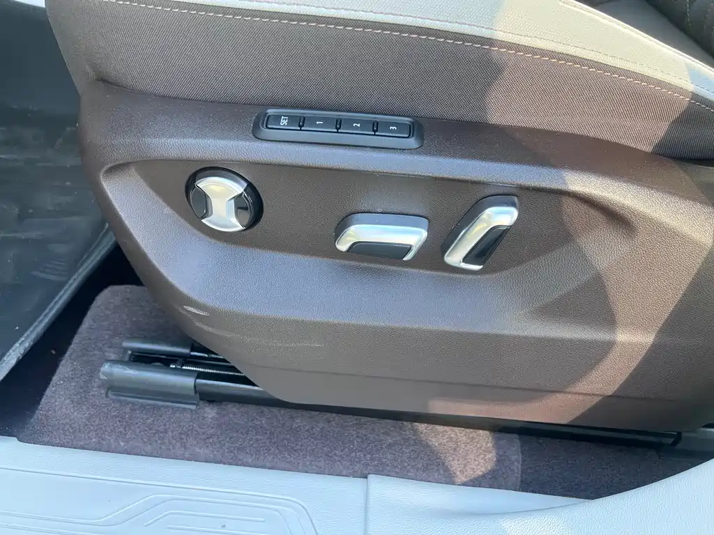 Volkswagen Tavendor 2023 380TSI R-Line