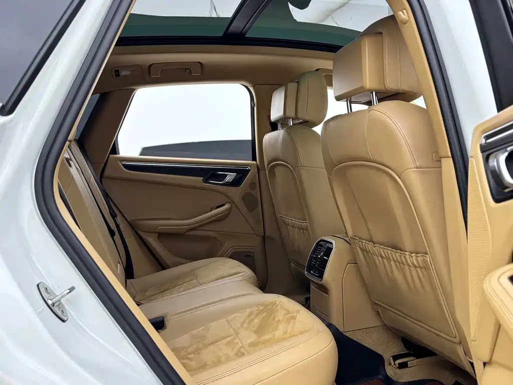 Porsche Macan — миниатюра 7