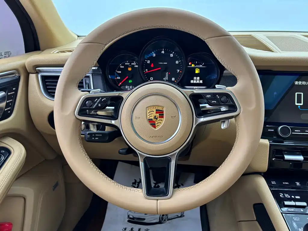 Porsche Macan — миниатюра 12