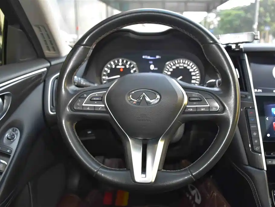 INFINITI Q50L