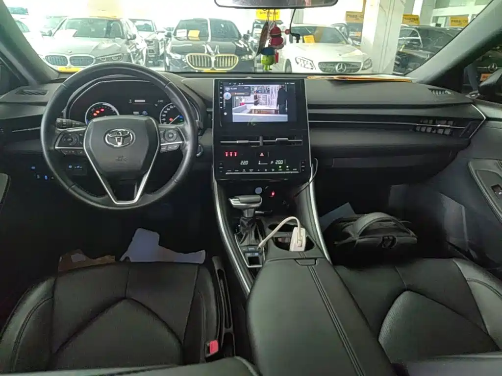 Toyota Avalon — миниатюра 10