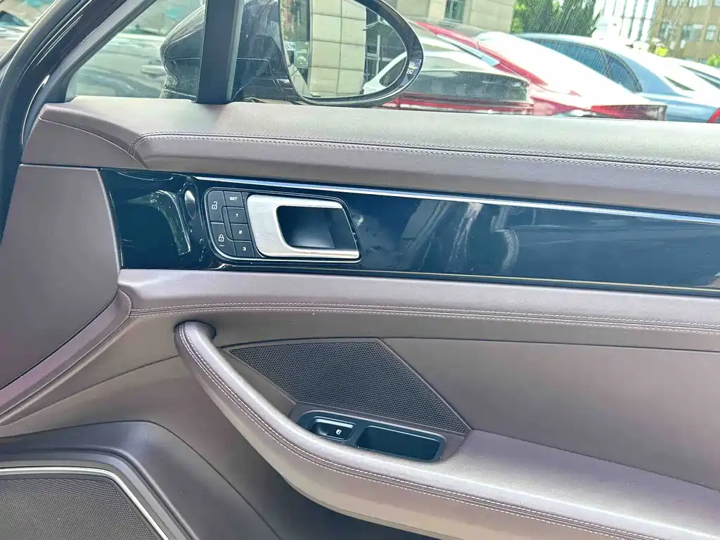 Porsche Panamera — миниатюра 7