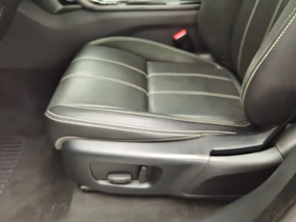 Land Rover Velar — миниатюра 20