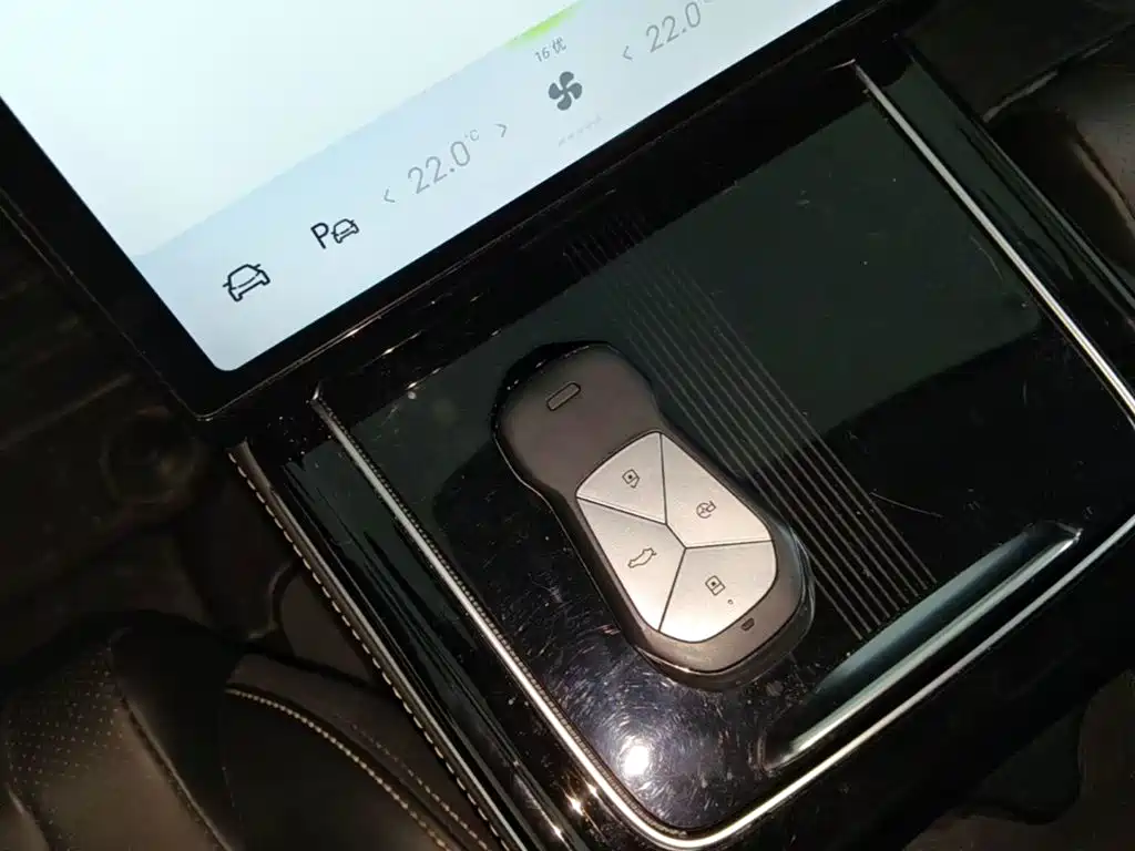 XPeng P5 — миниатюра 9
