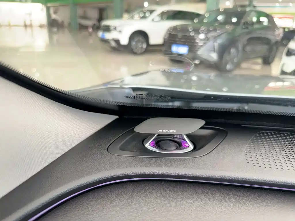 XPeng P7 — миниатюра 20