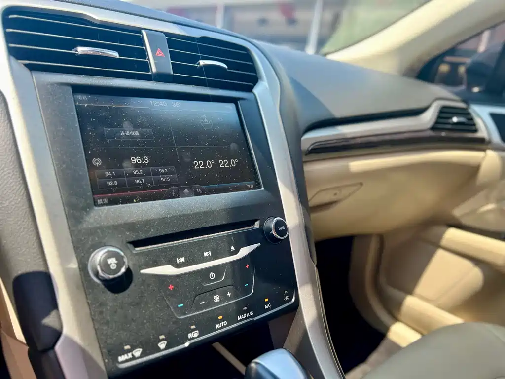 Ford Mondeo — миниатюра 12