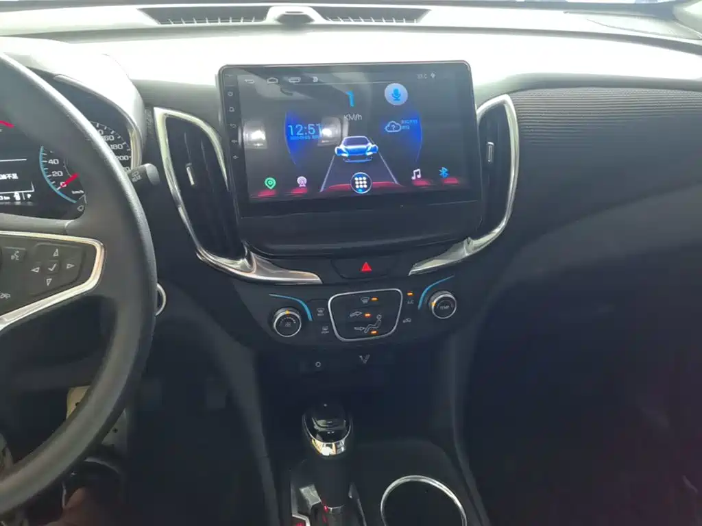 Chevrolet Equinox — миниатюра 13
