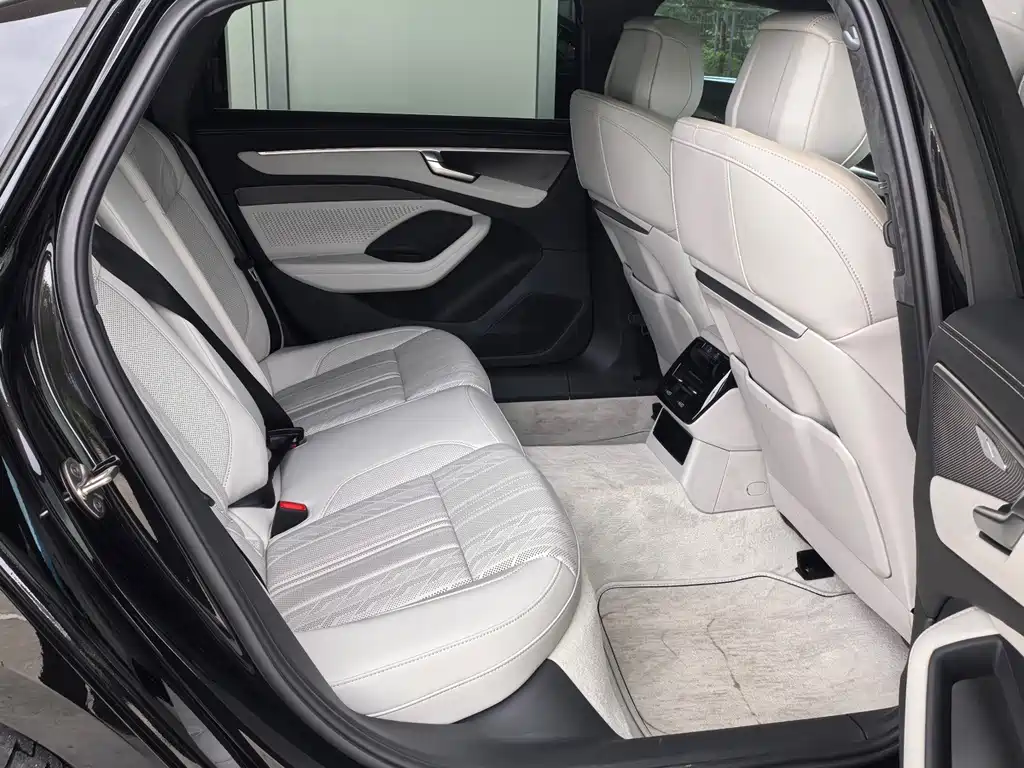 Audi A6L — миниатюра 4