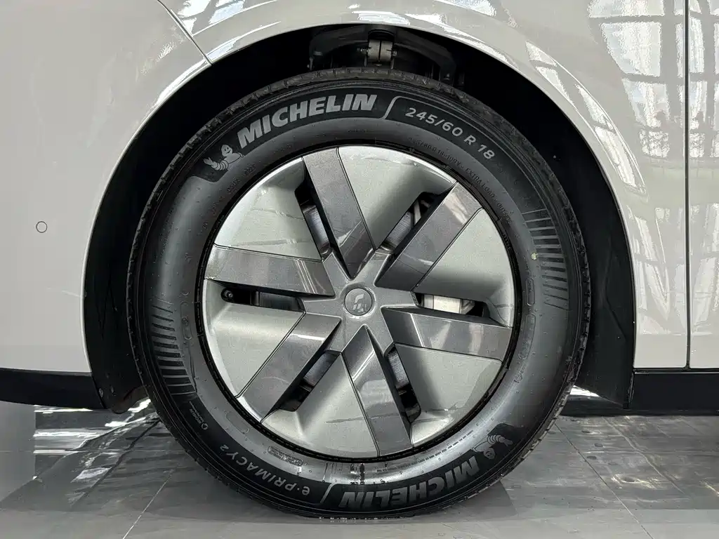 Li Auto Li MEGA — миниатюра 24