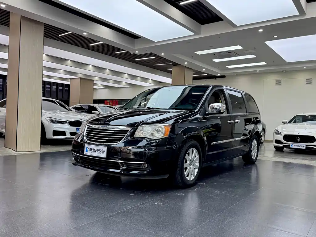 Chrysler Grand Voyager (Import) 2015