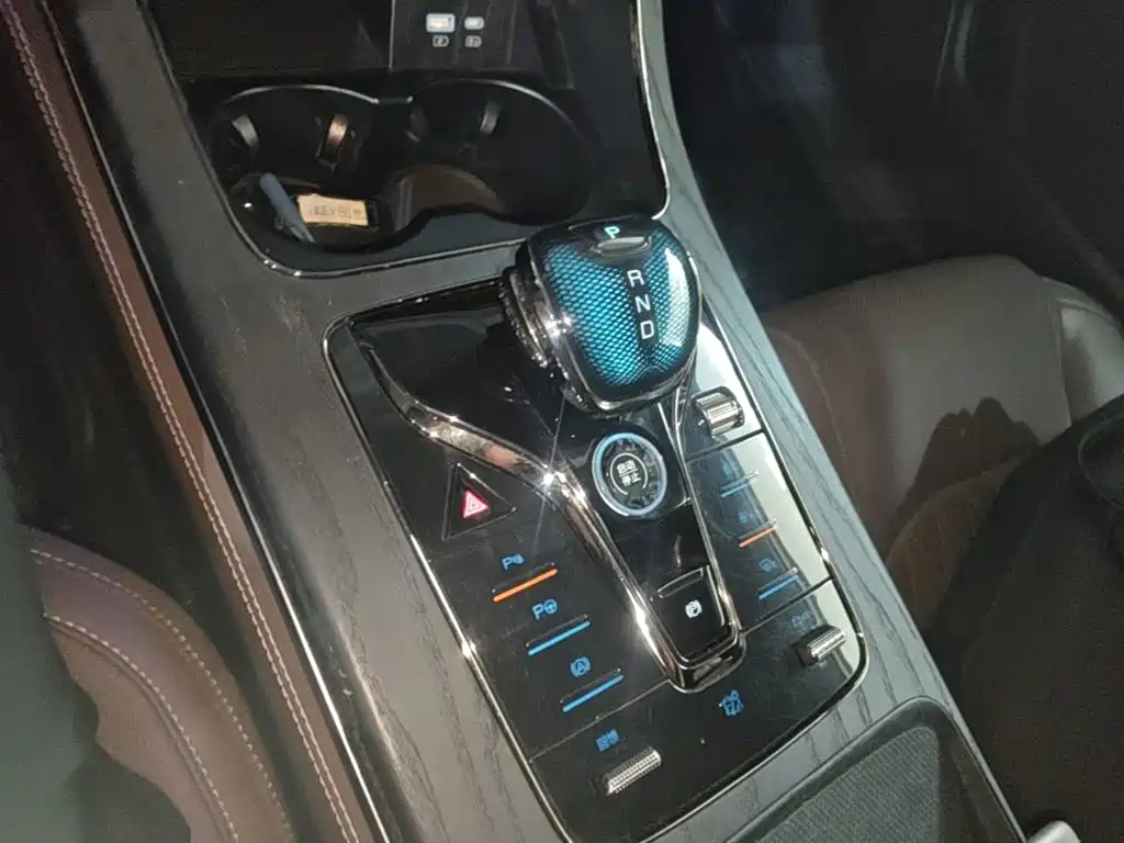 BYD Han — миниатюра 14