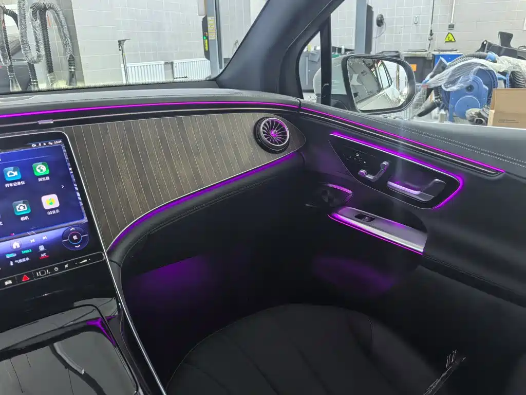 Mercedes-Benz EQE SUV — миниатюра 20