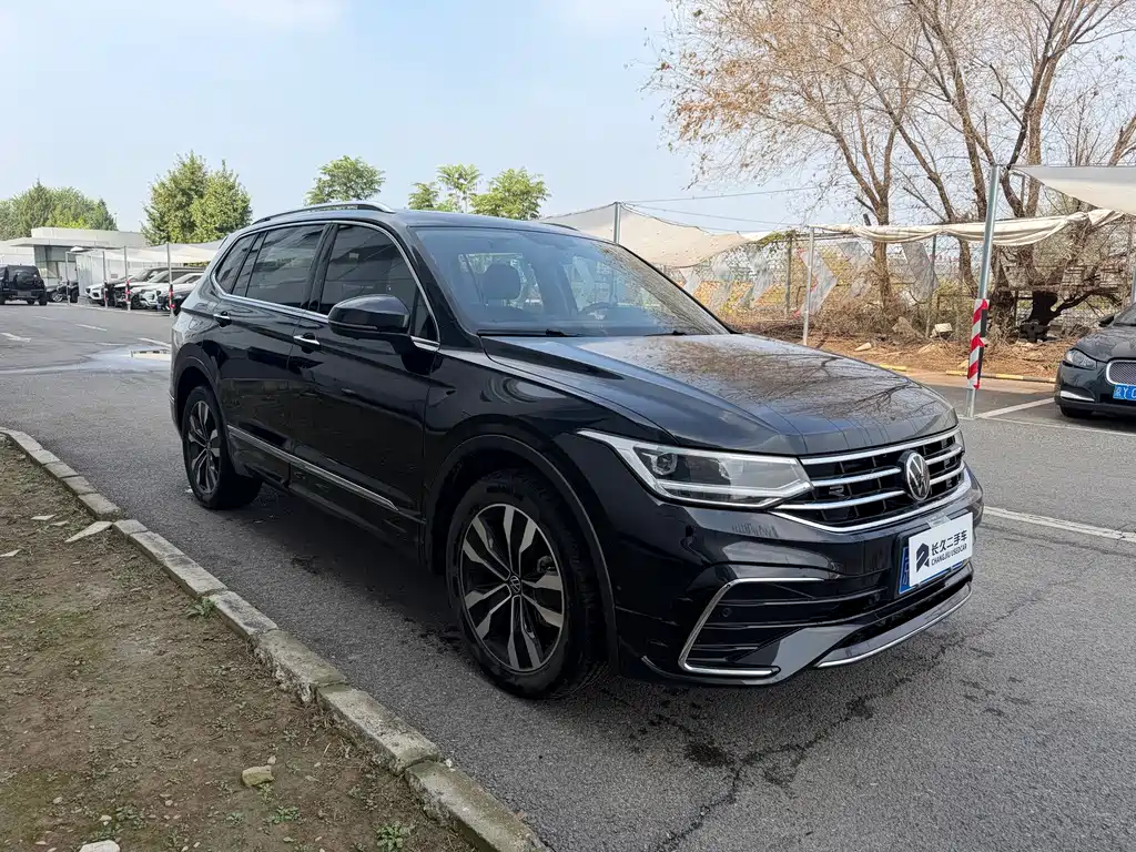 Volkswagen Tiguan L — миниатюра 6