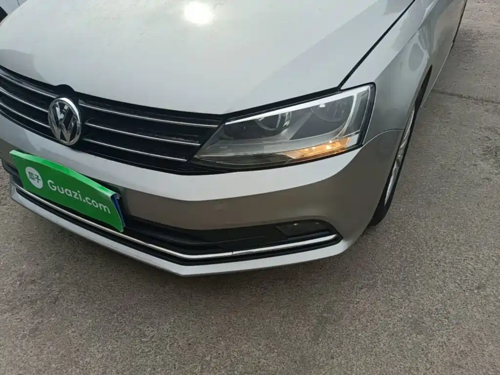 Volkswagen Sagitar — миниатюра 24
