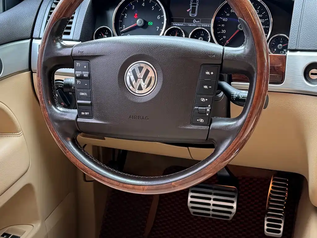 Volkswagen Touareg — миниатюра 9