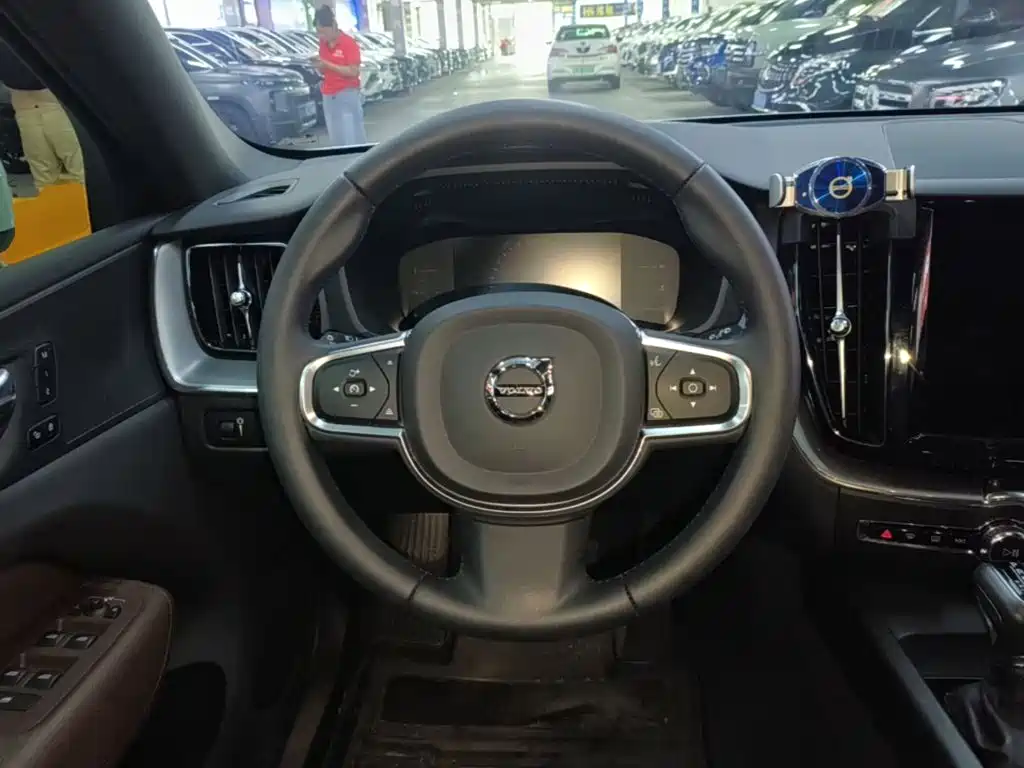 Volvo XC60 — миниатюра 11