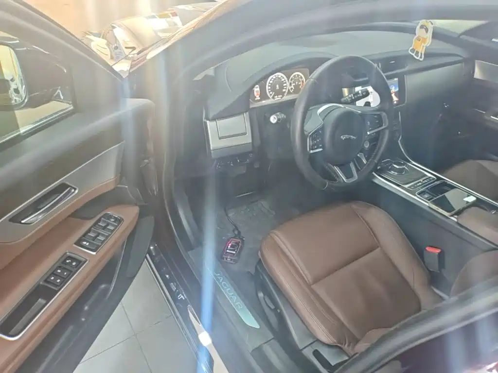 Jaguar XFL — миниатюра 16