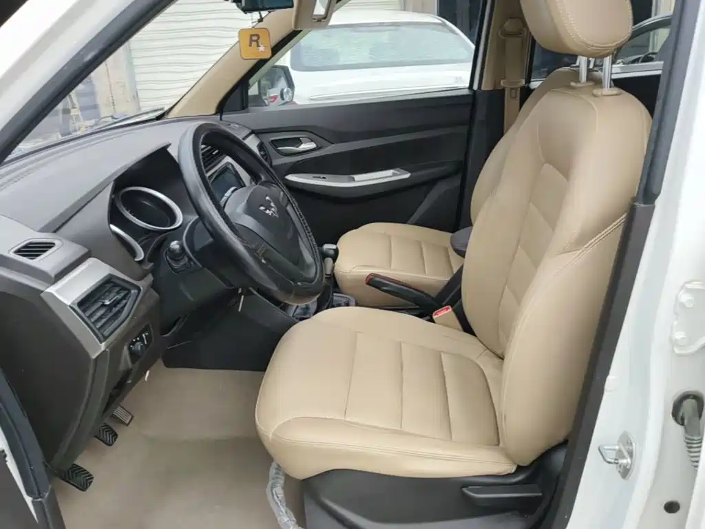Wuling Hongguang — миниатюра 15