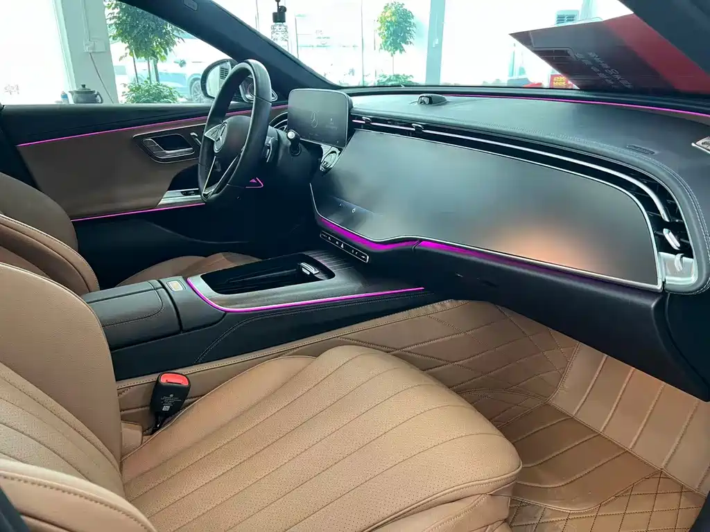 Mercedes-Benz E-Class — миниатюра 9