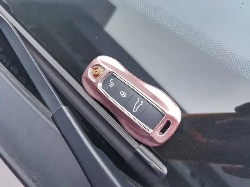 Porsche Cayenne — миниатюра 9