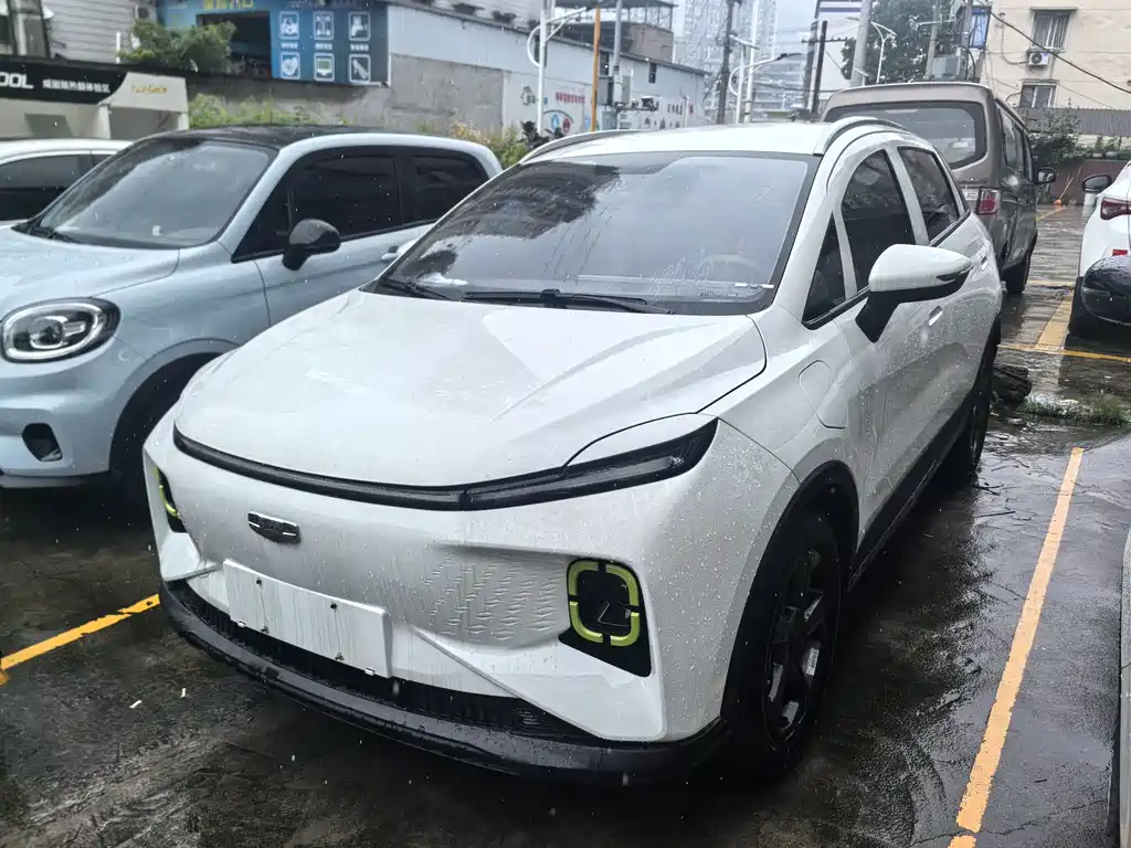 Geely E Firefly E 2022 320KM 4 мест