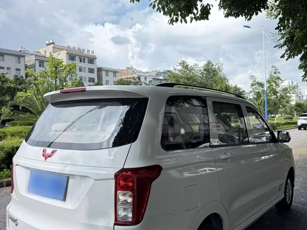 Wuling Hongguang — миниатюра 21