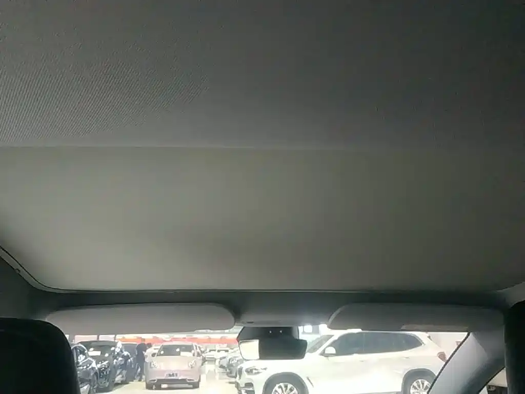 Tesla Model 3 — миниатюра 18