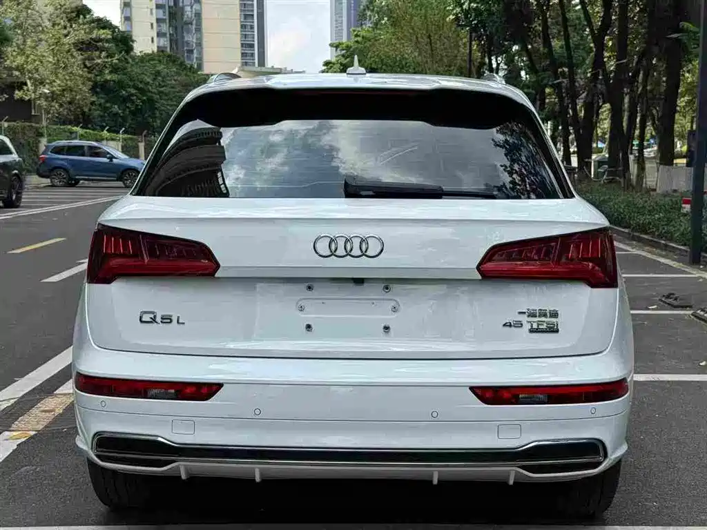 Audi Q5L — миниатюра 5