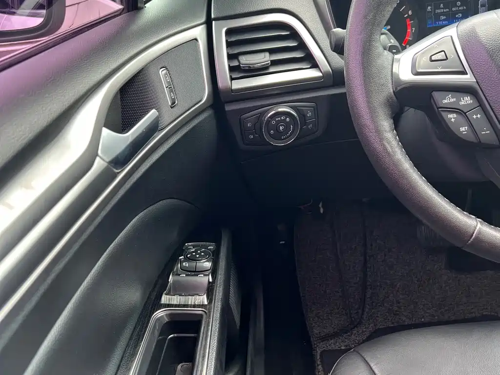 Ford Mondeo — миниатюра 16