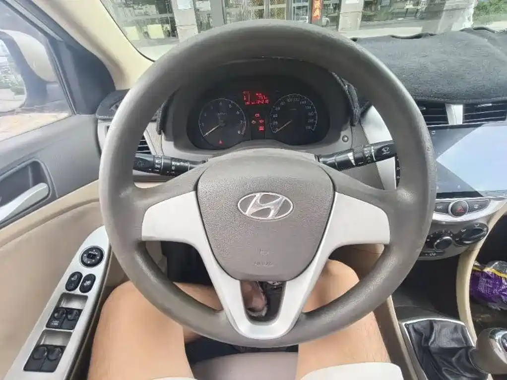 Hyundai Verna — миниатюра 12