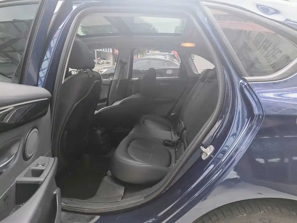BMW 2 Series Active Tourer — миниатюра 4