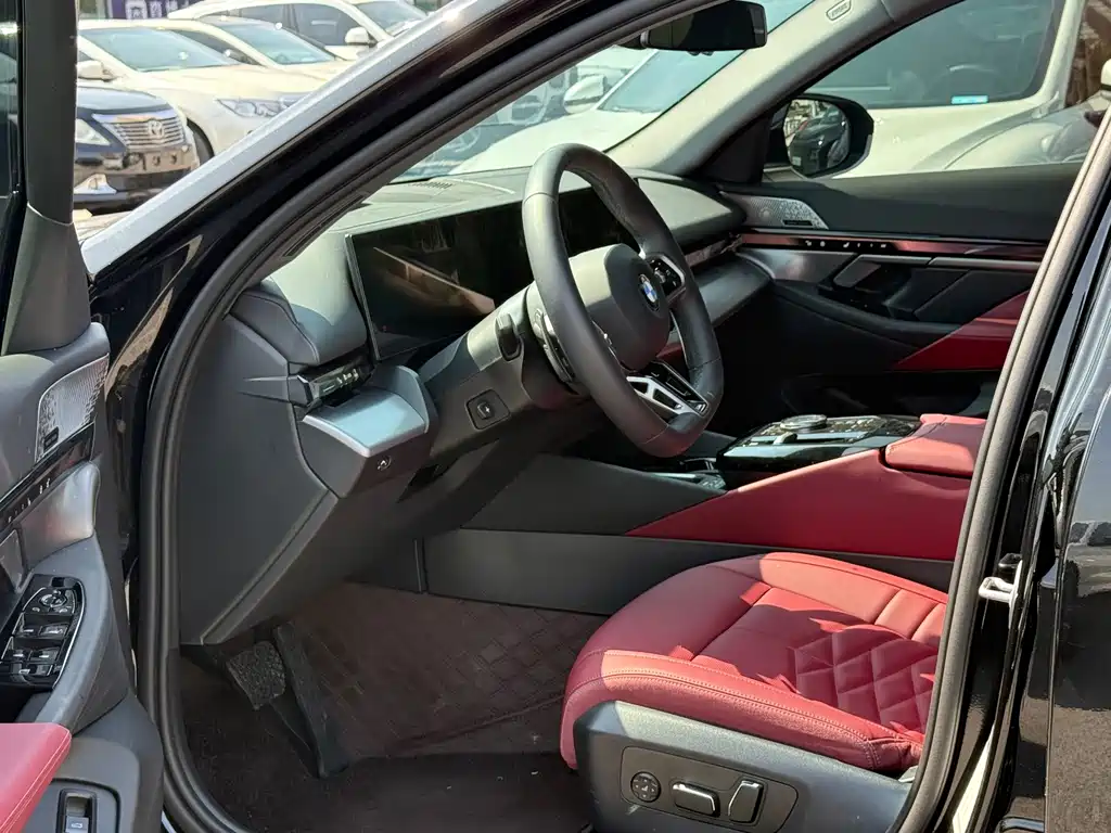 BMW 5 Series — миниатюра 4