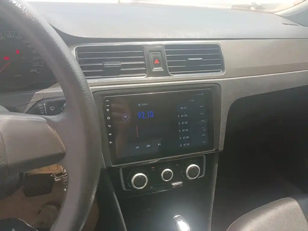 Volkswagen Santana — миниатюра 13