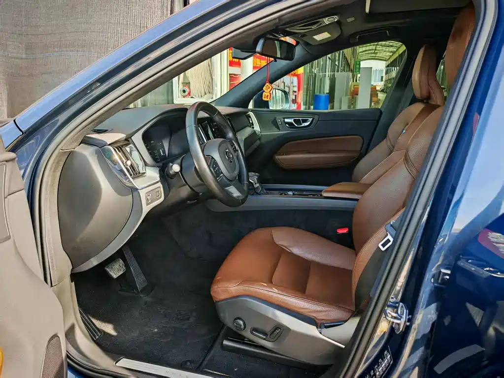 Volvo XC60 — миниатюра 7
