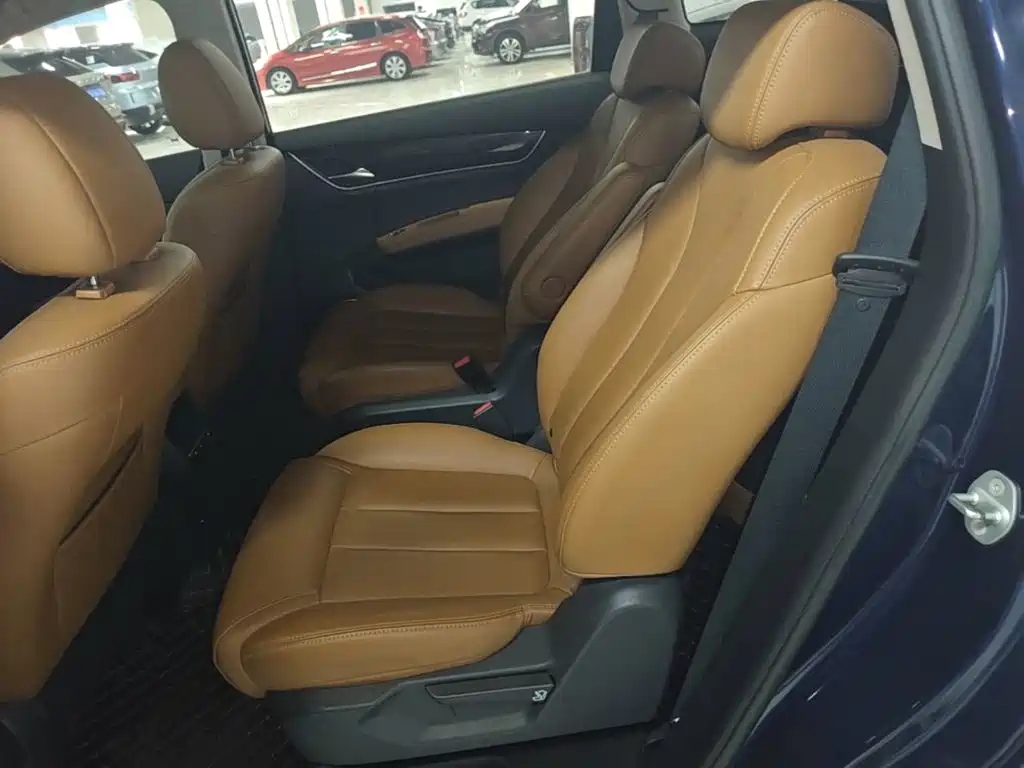 BYD MAX — миниатюра 17