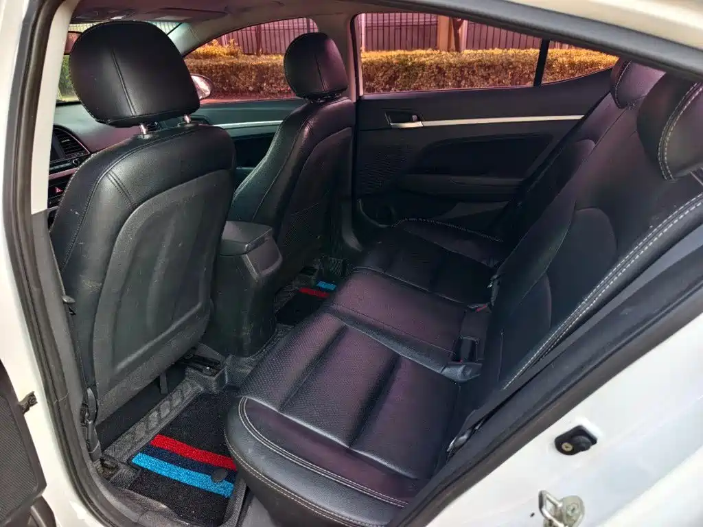 Hyundai Elantra — миниатюра 6