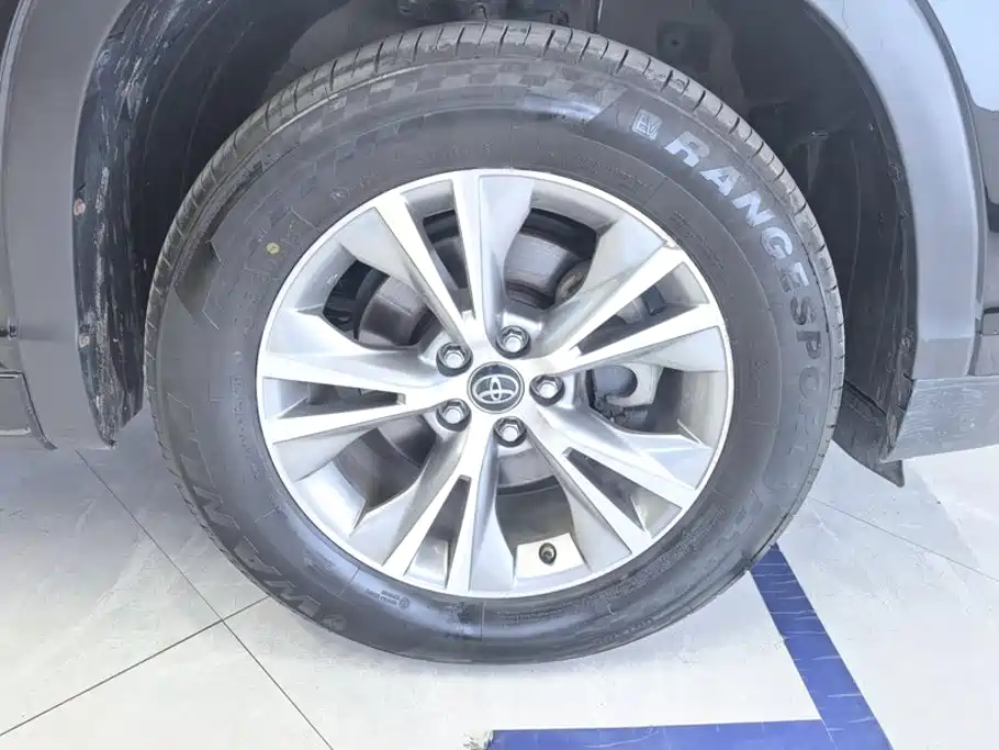 Toyota Highlander — миниатюра 6