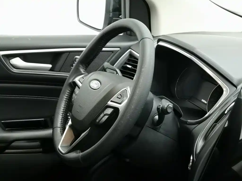 Ford Edge — миниатюра 22