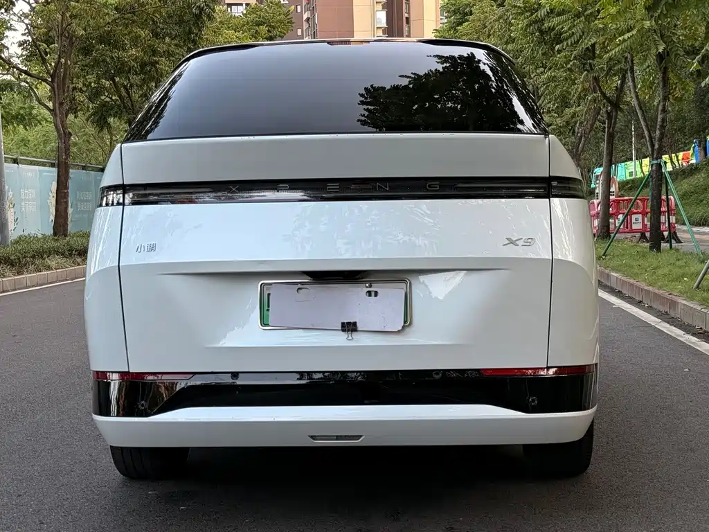 XPeng X9 — миниатюра 4