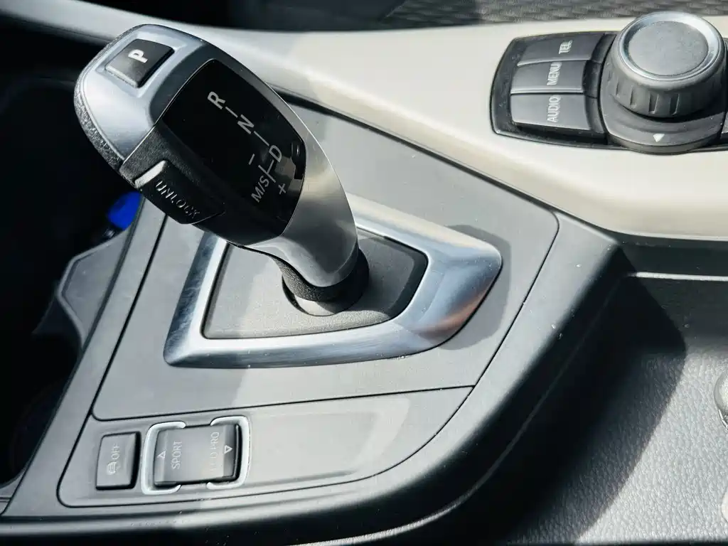 BMW 1 Series (Import) — миниатюра 10
