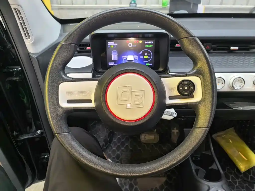 Wuling MINIEV — миниатюра 11
