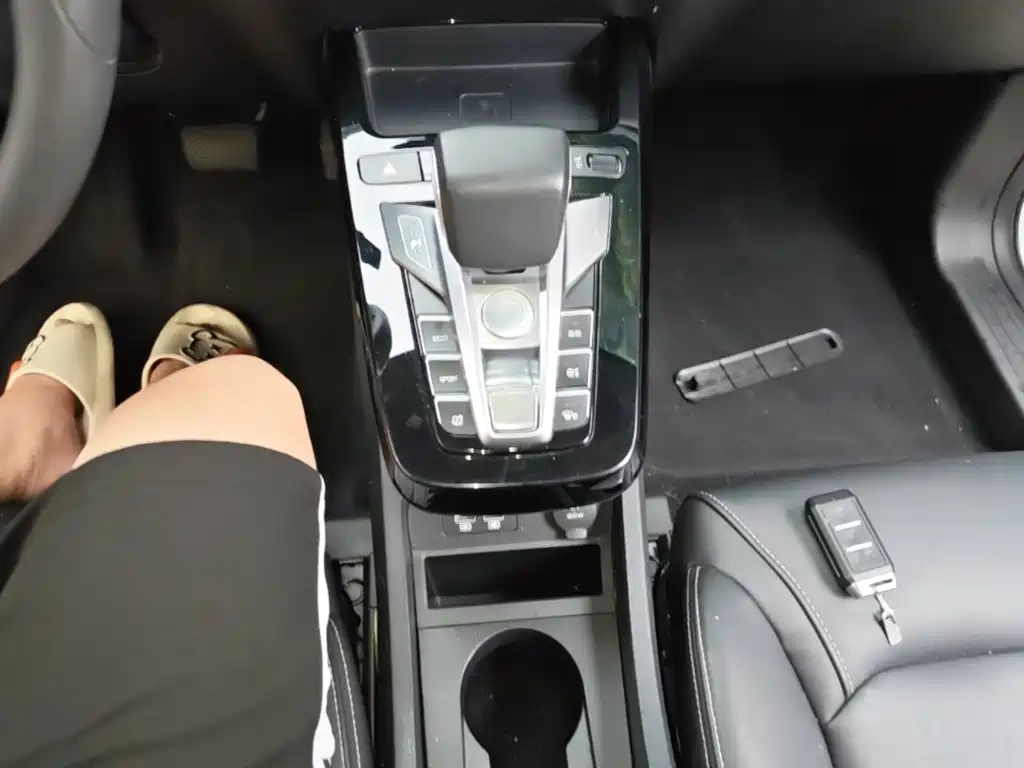 BYD Yuan EV — миниатюра 14