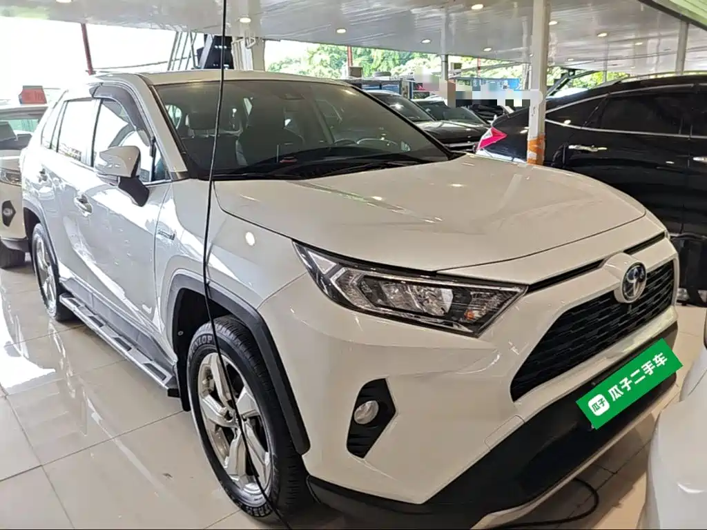 Toyota RAV4 — миниатюра 4