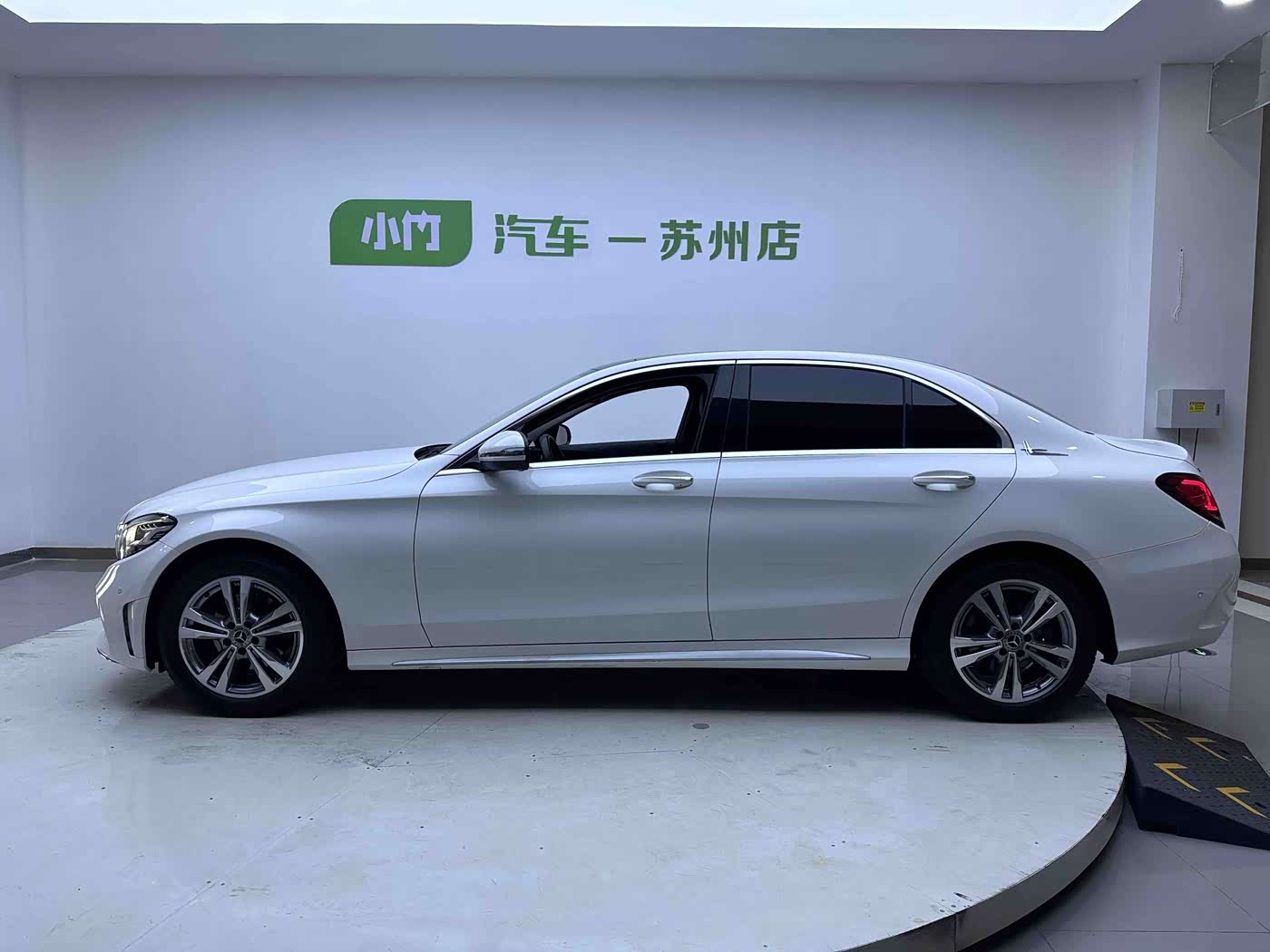 Mercedes-Benz C-Class 1.5 л 2021 г. Белый, пробег 37000 км