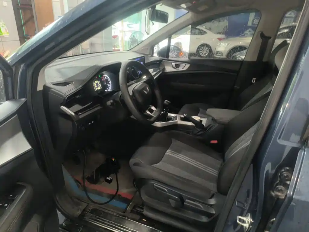 Wuling Jiachen — миниатюра 16