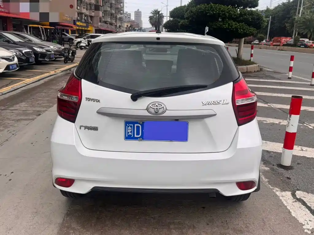 Toyota Yaris L — миниатюра 6