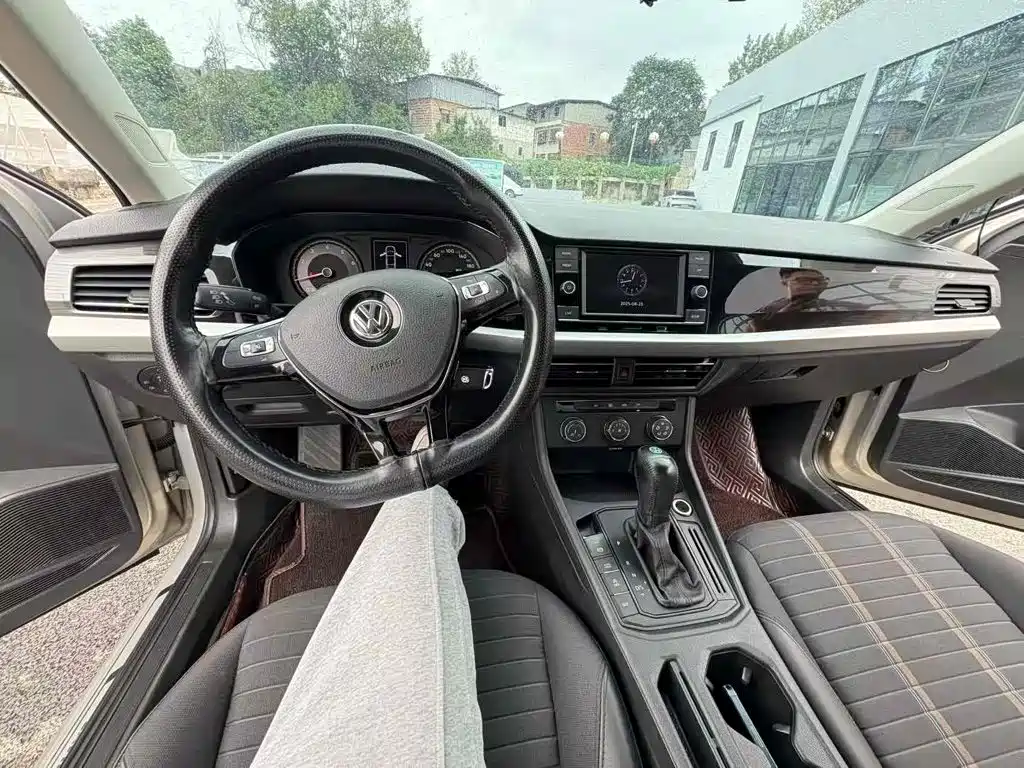 Volkswagen Lavida — миниатюра 7