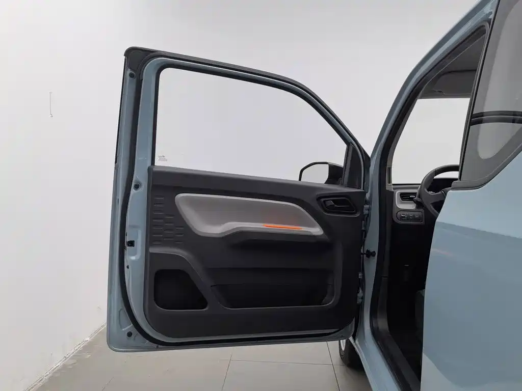Wuling MINIEV — миниатюра 8